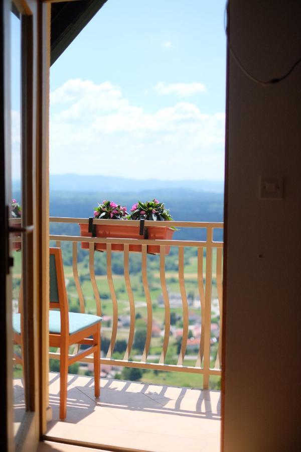 Zidanica-Vineyard Cottage Jakse Semic Esterno foto