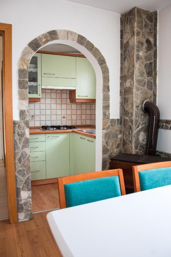 Zidanica-Vineyard Cottage Jakse Semic Esterno foto