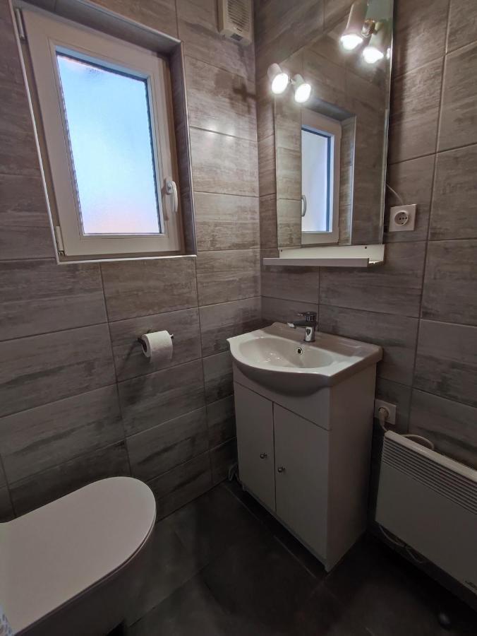 Zidanica-Vineyard Cottage Jakse Semic Esterno foto