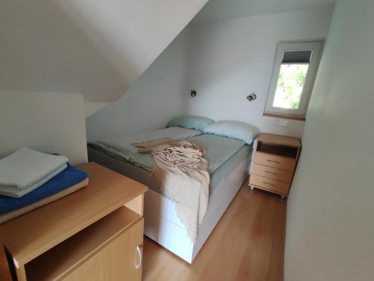 Zidanica-Vineyard Cottage Jakse Semic Esterno foto